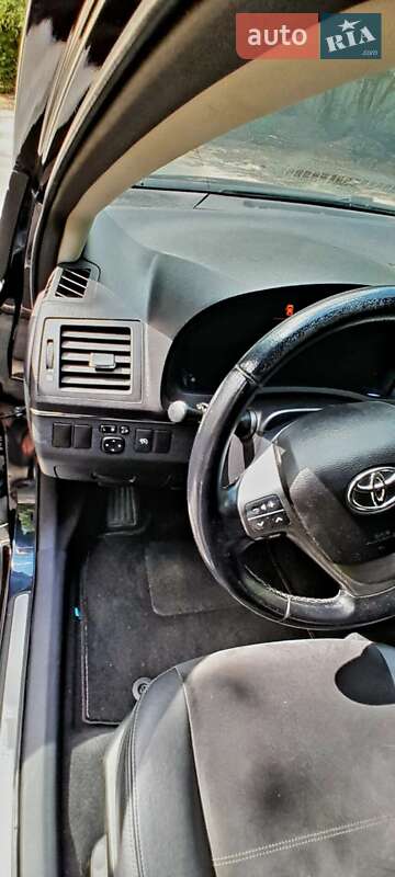 Универсал Toyota Avensis 2012 в Киеве