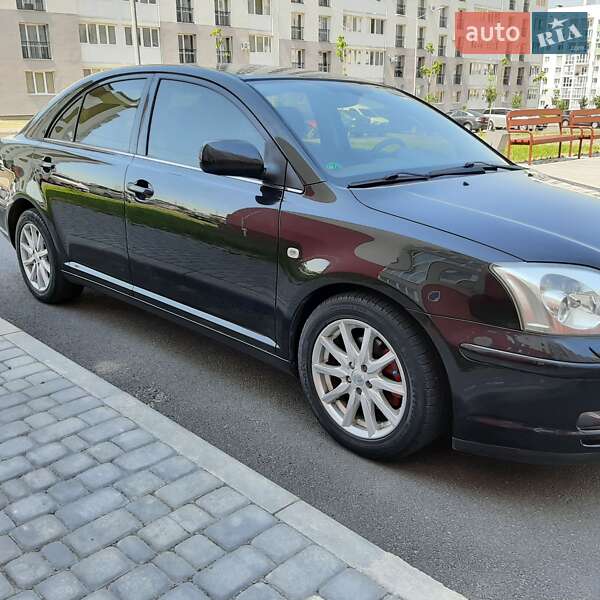 Ліфтбек Toyota Avensis 2005 в Вінниці