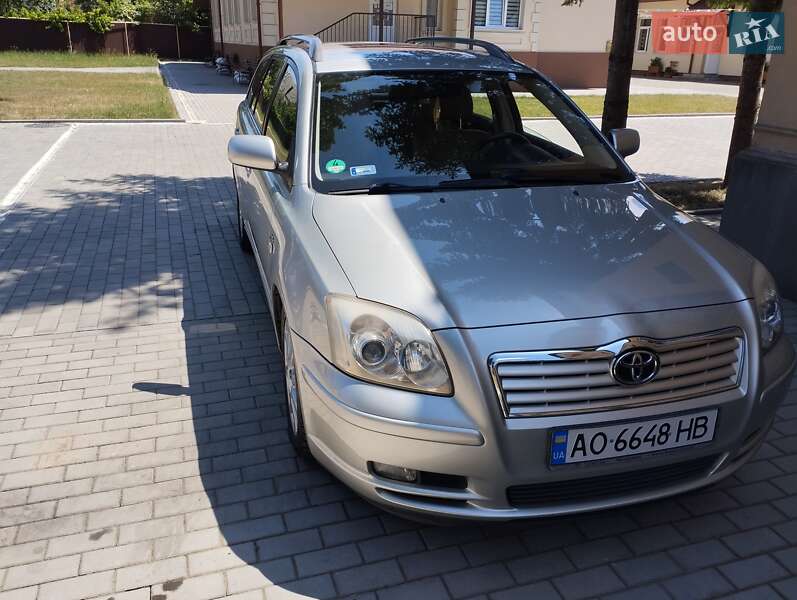 Универсал Toyota Avensis 2004 в Виноградове
