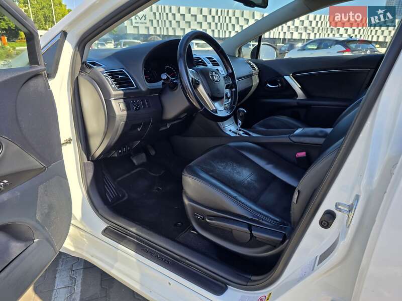 Седан Toyota Avensis 2012 в Одесі