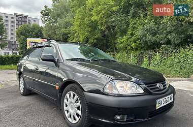 Універсал Toyota Avensis 2001 в Хмельницькому