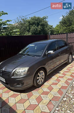 Седан Toyota Avensis 2008 в Охтирці