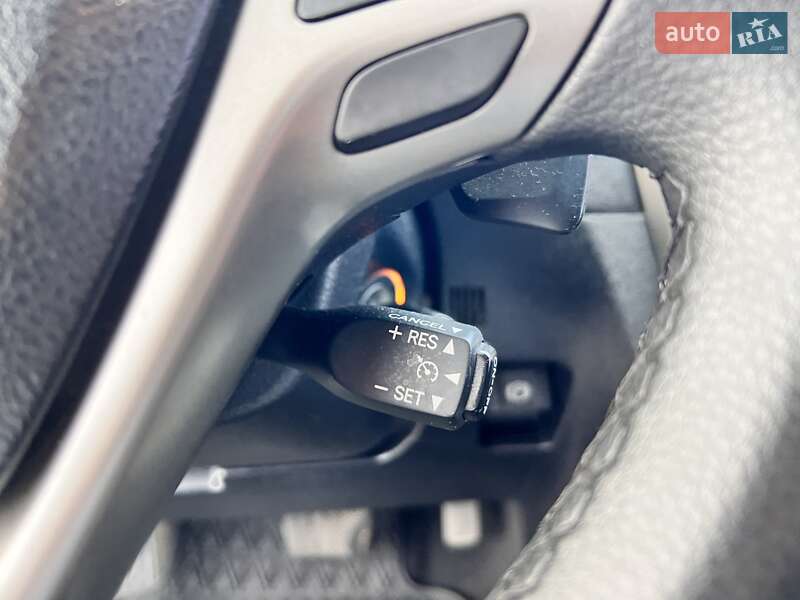 Универсал Toyota Avensis 2011 в Нововолынске