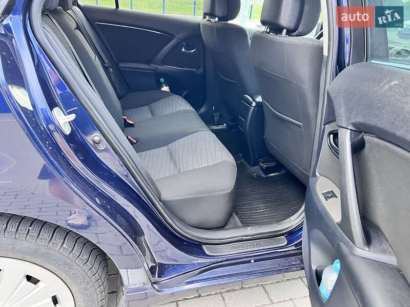 Универсал Toyota Avensis 2011 в Нововолынске