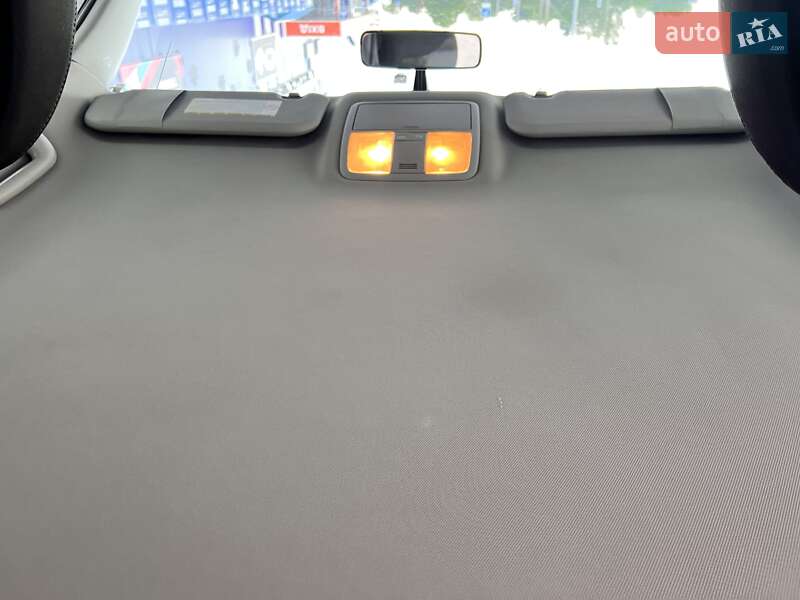 Универсал Toyota Avensis 2011 в Нововолынске