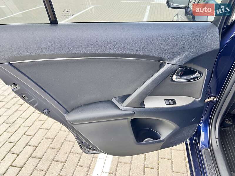 Универсал Toyota Avensis 2011 в Нововолынске