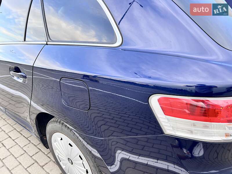 Универсал Toyota Avensis 2011 в Нововолынске
