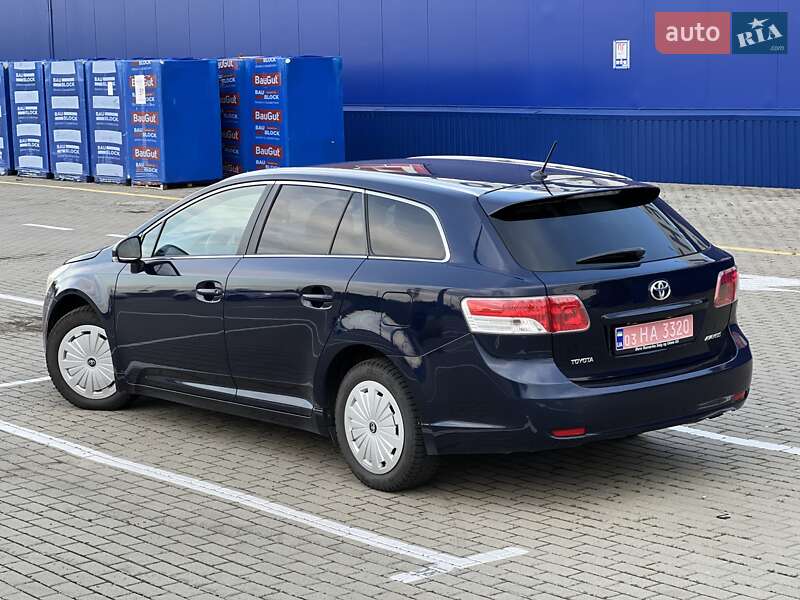 Универсал Toyota Avensis 2011 в Нововолынске