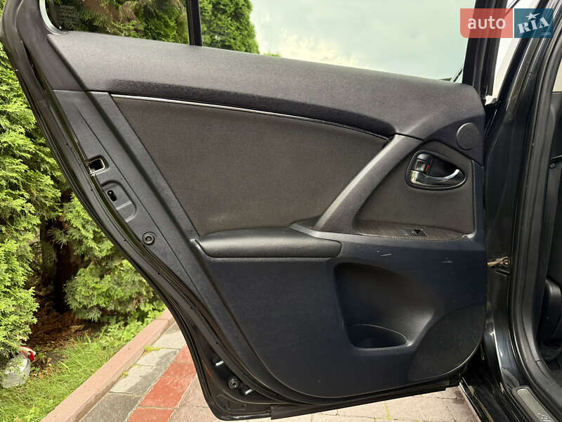 Универсал Toyota Avensis 2009 в Тернополе