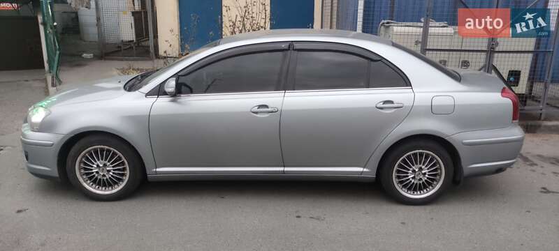 Седан Toyota Avensis 2007 в Краматорске