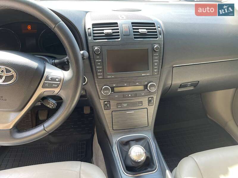 Универсал Toyota Avensis 2008 в Чернигове