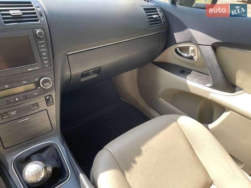 Универсал Toyota Avensis 2008 в Чернигове