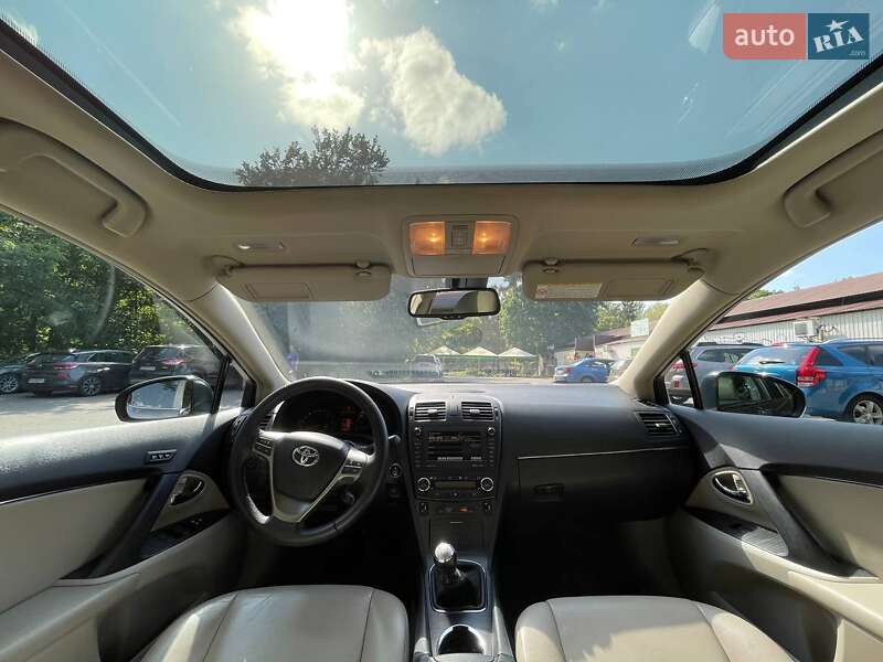 Универсал Toyota Avensis 2008 в Чернигове