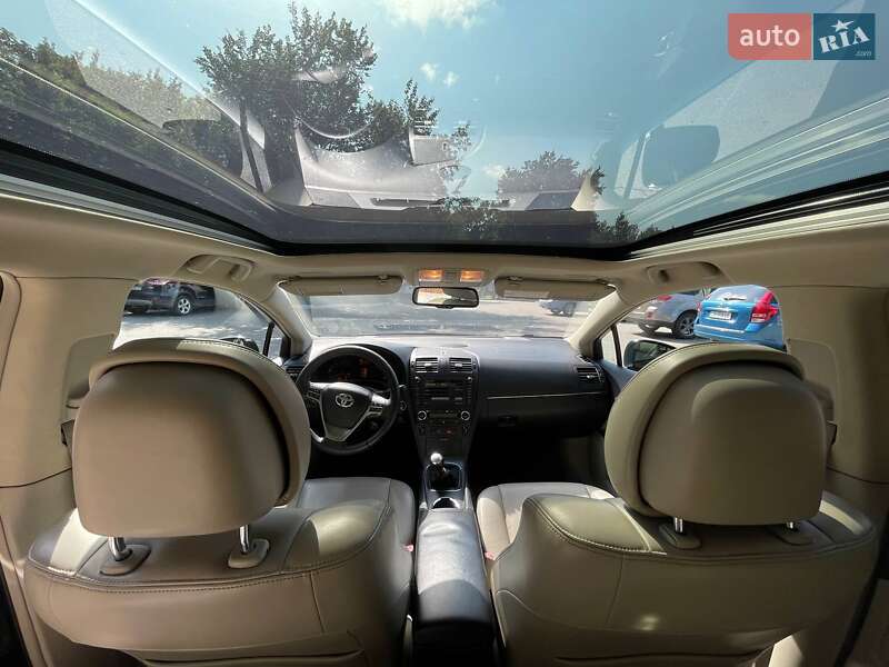 Универсал Toyota Avensis 2008 в Чернигове