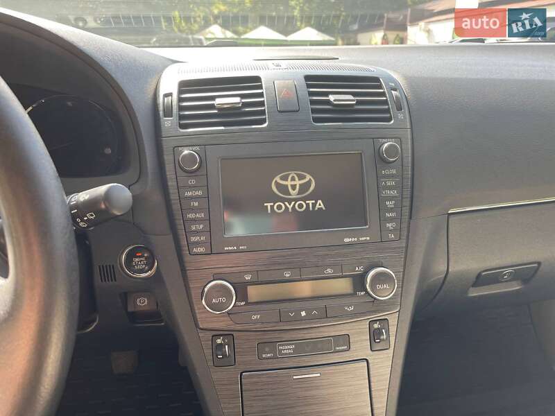 Универсал Toyota Avensis 2008 в Чернигове