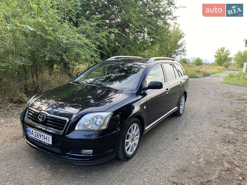 Універсал Toyota Avensis 2004 в Гайвороні