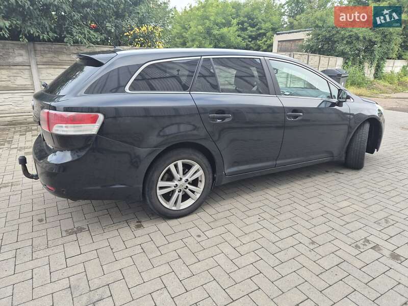 Универсал Toyota Avensis 2010 в Житомире