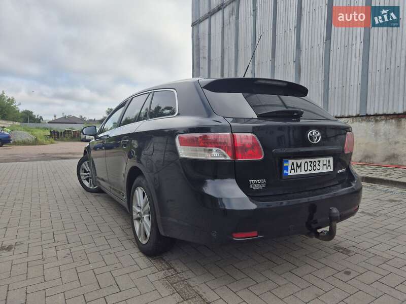 Универсал Toyota Avensis 2010 в Житомире