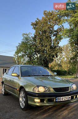 Седан Toyota Avensis 1998 в Стрию