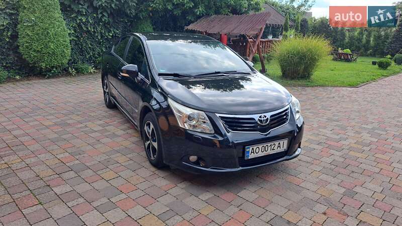 Седан Toyota Avensis 2009 в Мукачевому