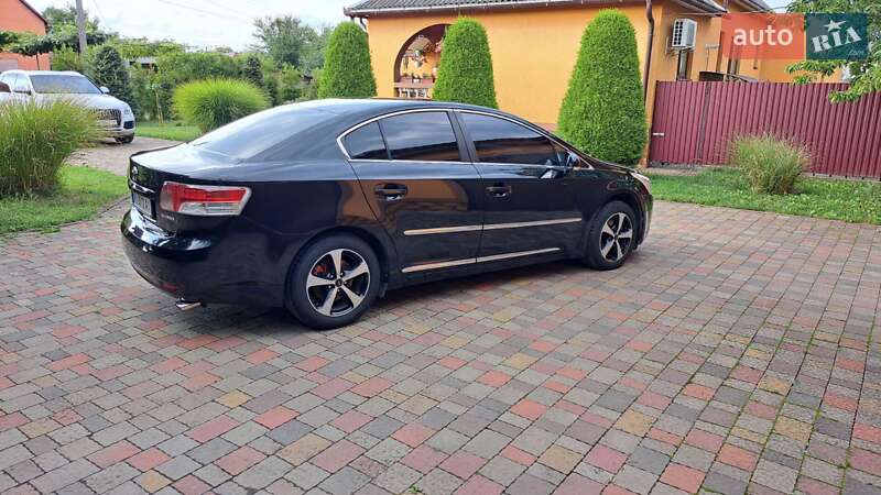 Седан Toyota Avensis 2009 в Мукачевому