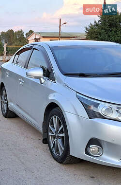 Седан Toyota Avensis 2013 в Жовтих Водах