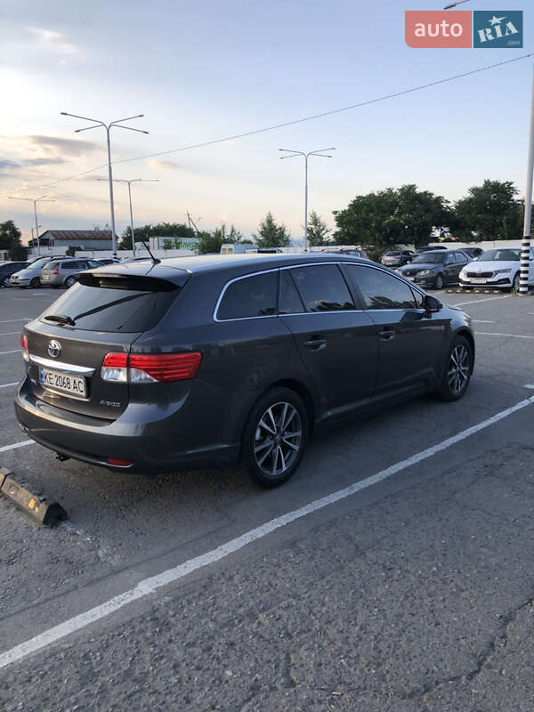 Універсал Toyota Avensis 2015 в Дніпрі