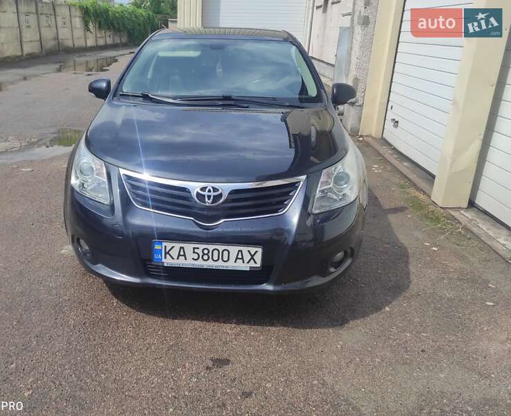 Toyota Avensis 2011
