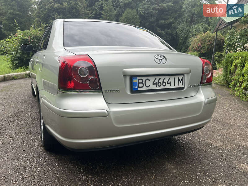 Седан Toyota Avensis 2008 в Трускавце