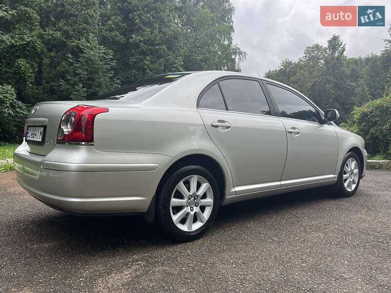 Седан Toyota Avensis 2008 в Трускавце