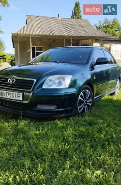 Седан Toyota Avensis 2004 в Песчанке