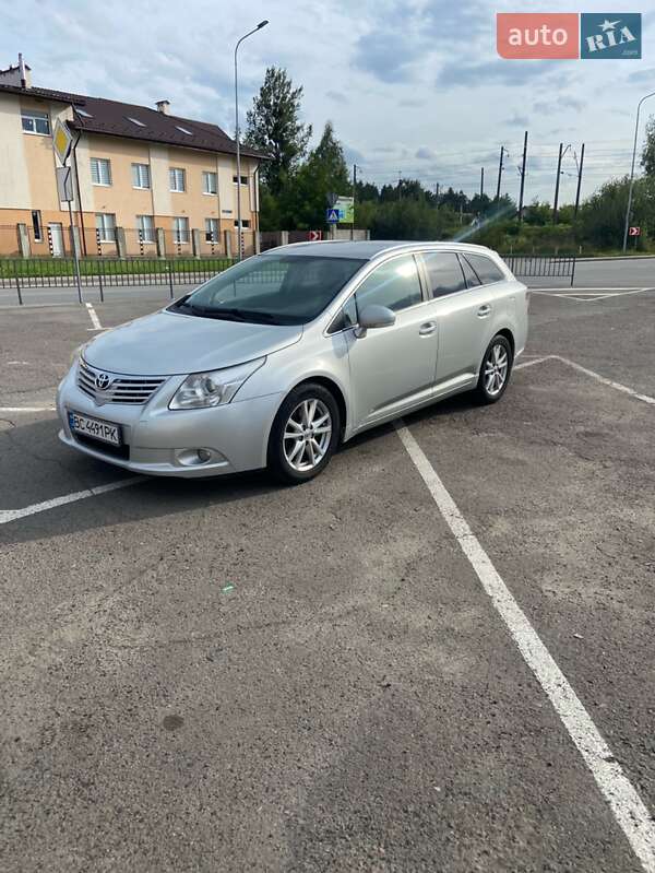 Toyota Avensis 2010
