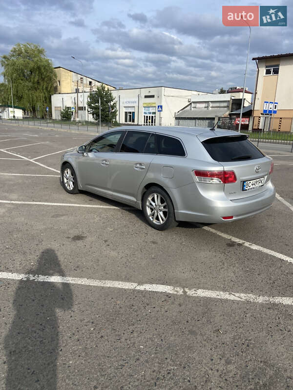 Универсал Toyota Avensis 2010 в Львове