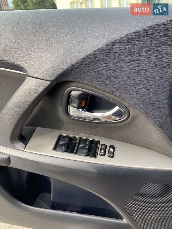 Универсал Toyota Avensis 2010 в Львове