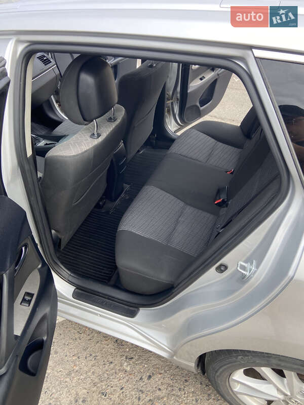 Универсал Toyota Avensis 2010 в Львове