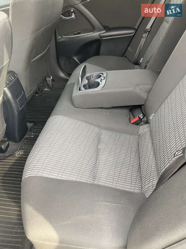 Универсал Toyota Avensis 2010 в Львове