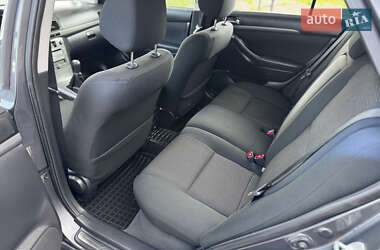 Універсал Toyota Avensis 2006 в 