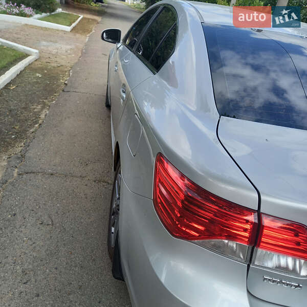 Седан Toyota Avensis 2012 в Одесі