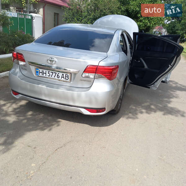 Седан Toyota Avensis 2012 в Одесі