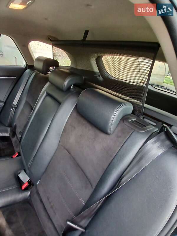 Універсал Toyota Avensis 2012 в Вараші