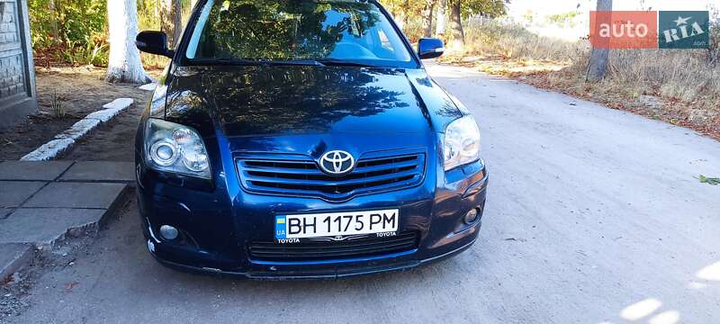 Седан Toyota Avensis 2006 в Одессе