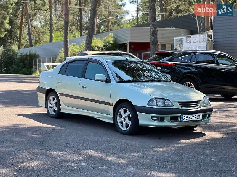 Toyota Avensis 2000