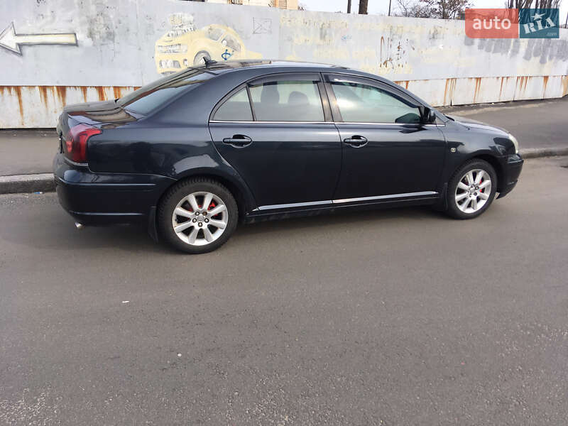 Toyota Avensis 2004