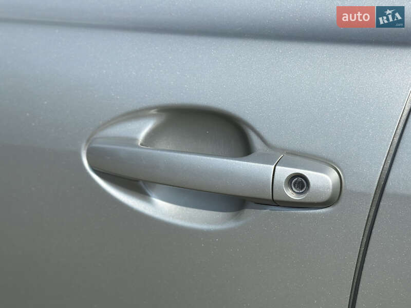 Универсал Toyota Avensis 2008 в Шептицькому