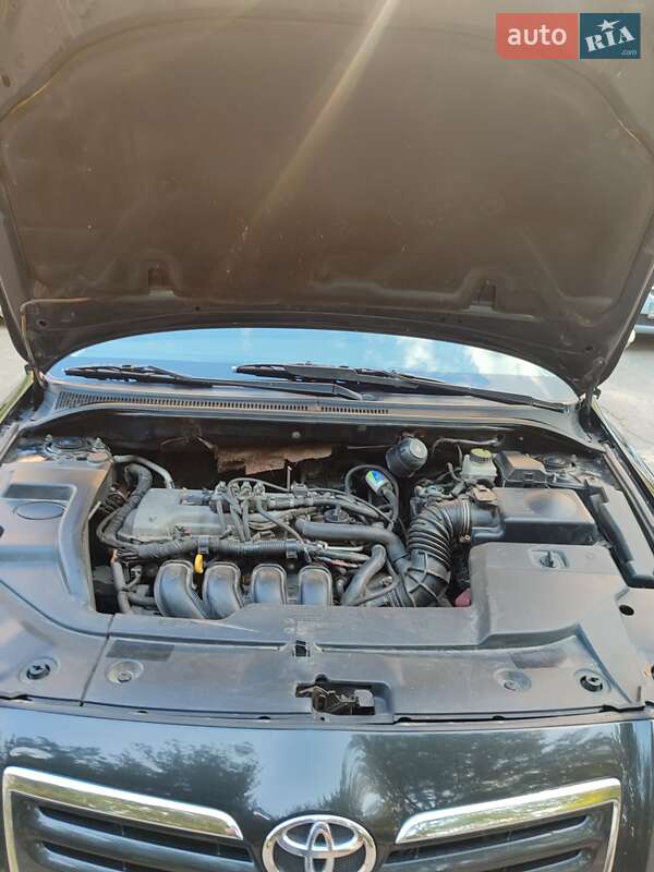 Седан Toyota Avensis 2007 в Киеве