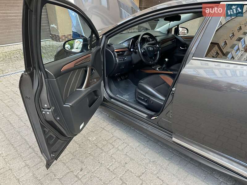 Универсал Toyota Avensis 2016 в Ивано-Франковске