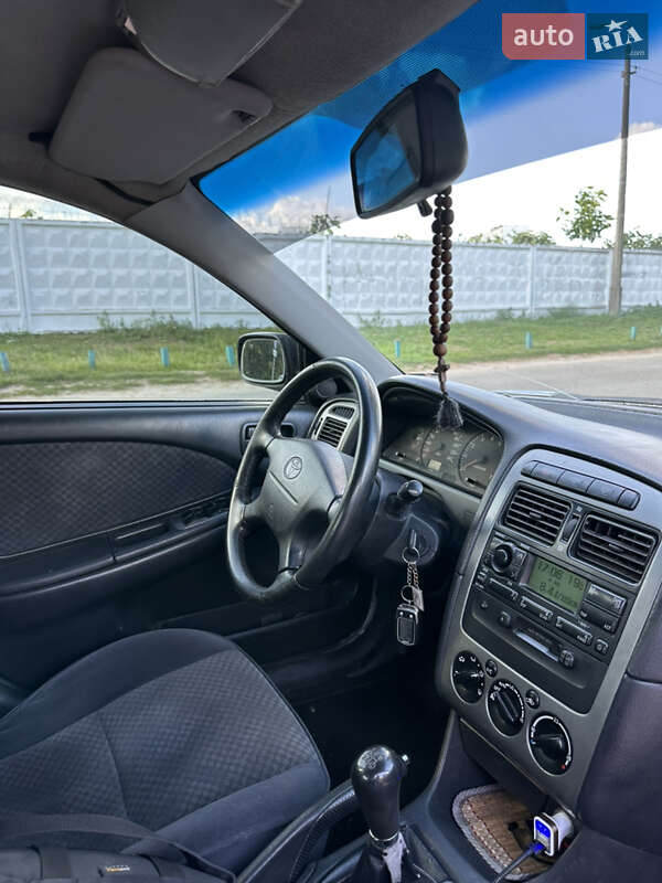 Седан Toyota Avensis 2001 в Киеве фото 11 Седан Toyota Avensis 2001 в Киеве