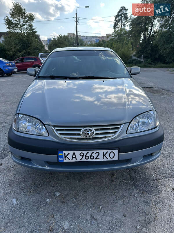Седан Toyota Avensis 2001 в Киеве фото 8 Седан Toyota Avensis 2001 в Киеве