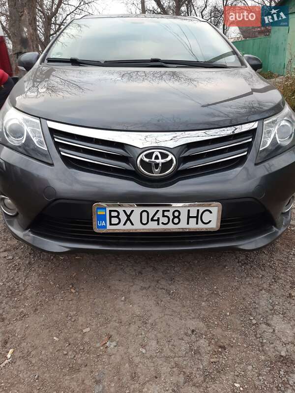 Toyota Avensis 2012