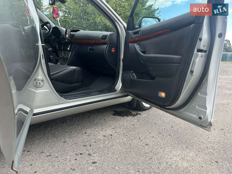 Седан Toyota Avensis 2003 в Харкові